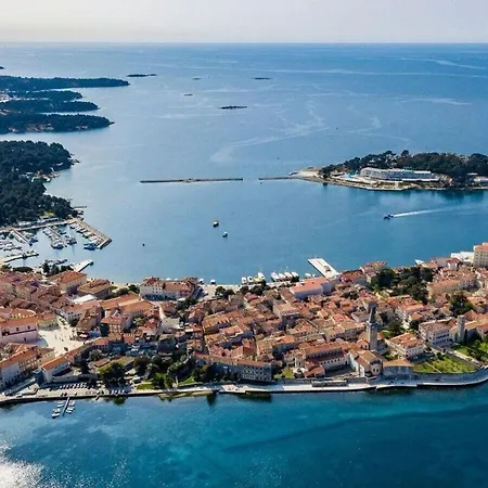 Ξενοδοχείο Iii - 2 Km From The 4*