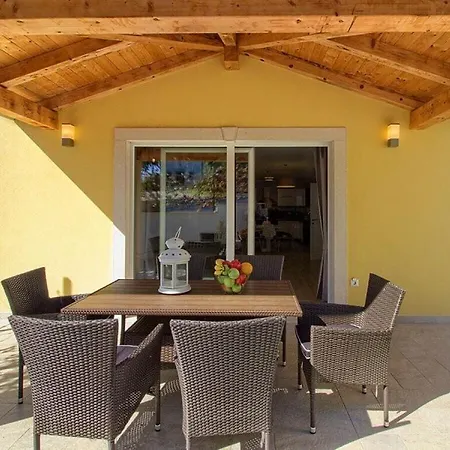 Hotel Iii - 2 Km From The